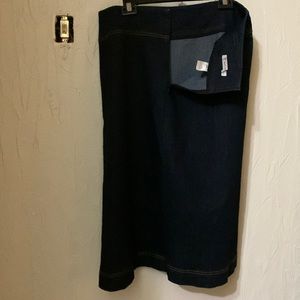 New Creations denim skirt. Size L. 30 inches long. Worn few times. Not dried.